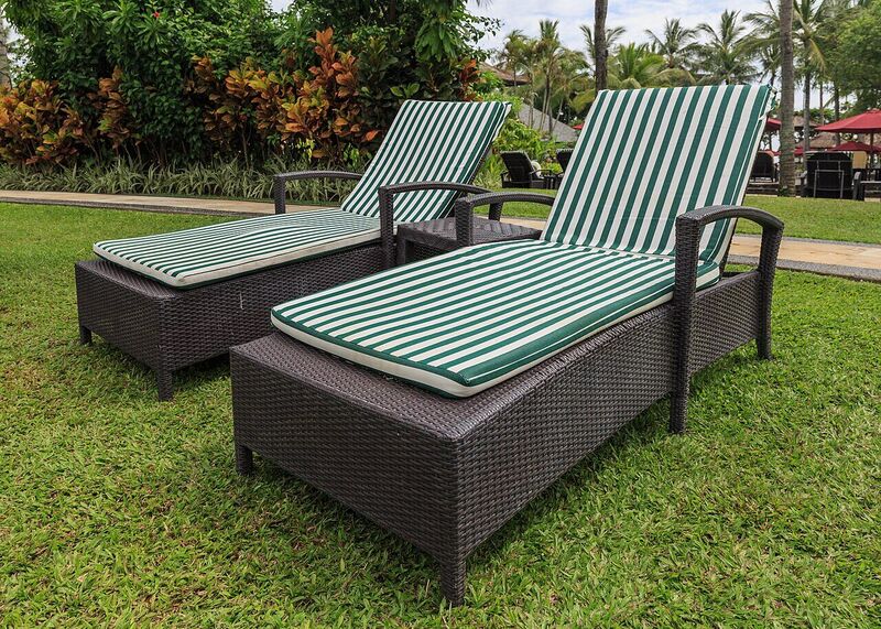 Nusa-Dua Bali Indonesia Sunbeds-01